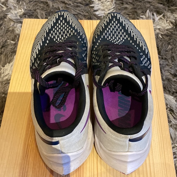 Lightly used Nike Zoom Winflo running shoes. Mookie highly recommends them. - Picture 4 of 7